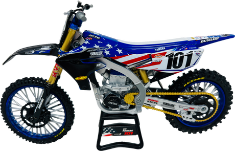 NEW RAY TOYS Yamaha YZ450F Motocross of Nations Bike - Eli Tomac - 1:12 Scale - Red/Blue/Yellow 58423