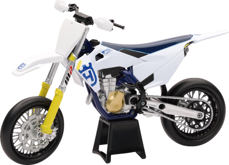 NEW RAY TOYS Husqvarna FS450 2019 Bike - 1:12 Scale - White/Blue/Black 58163
