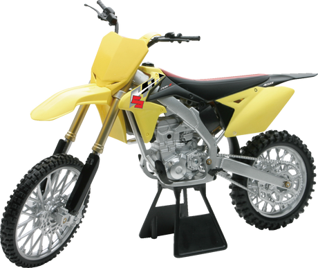 NEW RAY TOYS Suzuki RM-Z 450 Dirt Bike - 1:6 Scale - Yellow/Black 49473