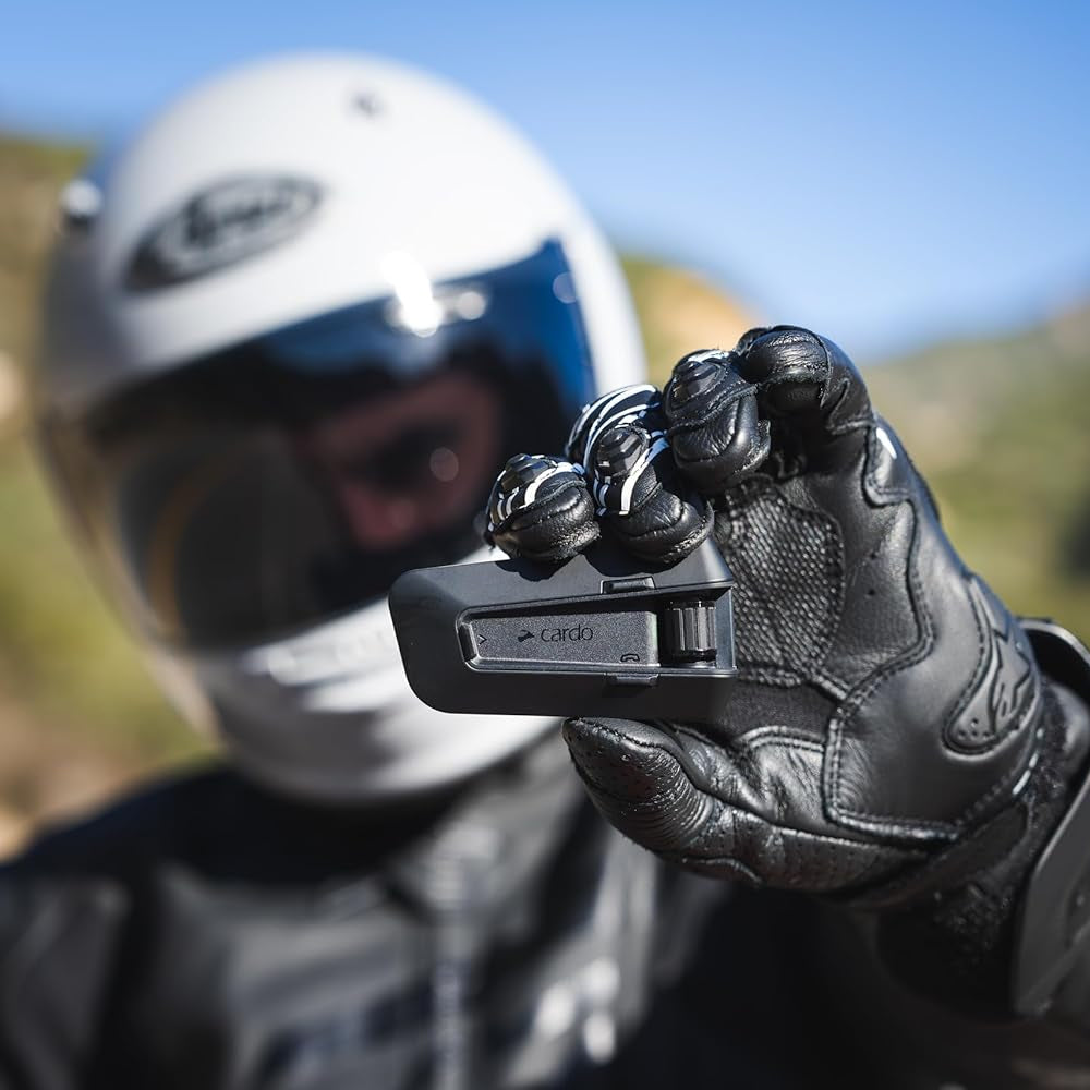 PACKTALK PRO – Smart Motorcycle Communicator with Crash Detection
